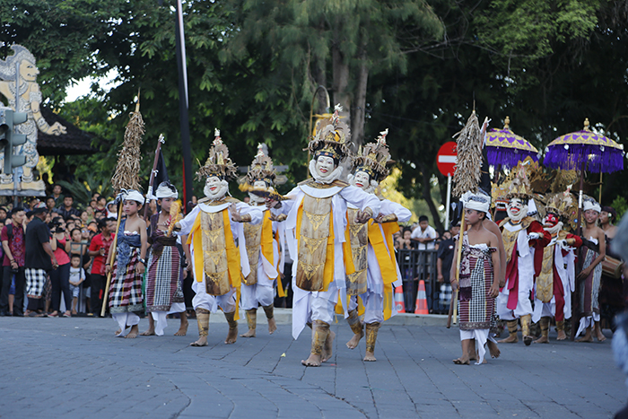 Parade Topeng : Taksu Dibalik Topeng Tetantrian oleh Institut Seni Indonesia (ISI) Denpasar