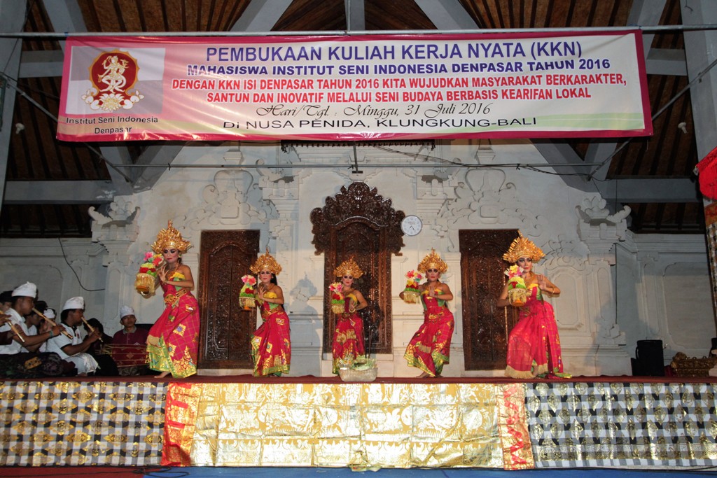KKN di Nusa Penida Bupati Suwirta Lepas 334 Mahasiswa ISI Denpasar