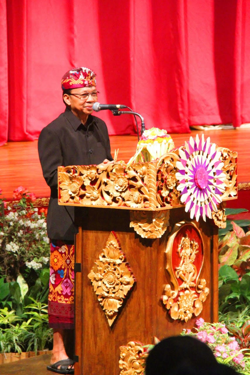 Gubernur Bali rekrut tenaga kontrak bina seni desa adat