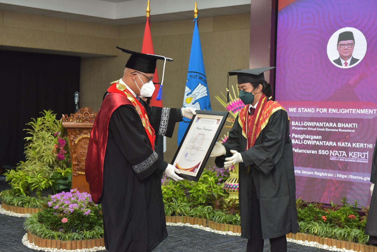 Goenawan Mohamad’s Oration at the 26th Convocation of Graduate and Postgraduate of ISI Denpasar