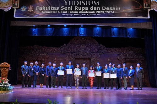 Fakultas Seni Rupa dan Desain ISI Denpasar Gelar Yudisium Semester Gasal TA 2023/2024